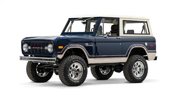 1976 Classic Ford Bronco_3 Drivers Side Front 3.4