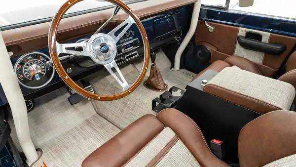 1976 Classic Ford Bronco_14 15 Driver Side Interior