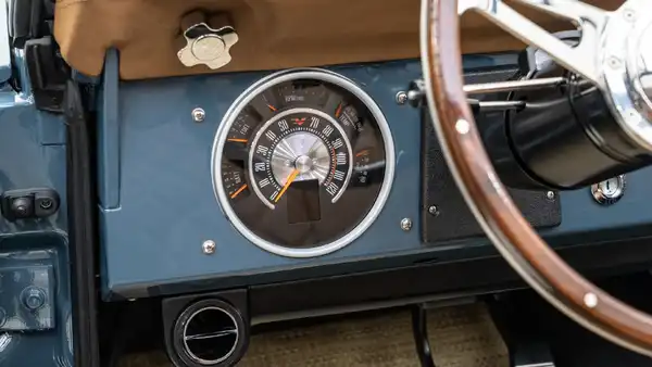 1970 Classic Ford Bronco For Sale_15 Dakota Digital Gauges