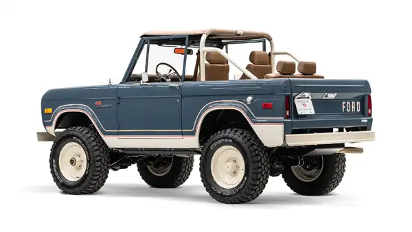 1974 Classic Ford Bronco_13 Driver Side Rear 3.4