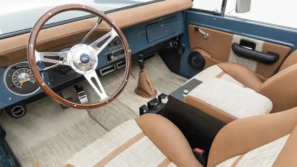 1974 Classic Ford Bronco_14 Driver Side Interior