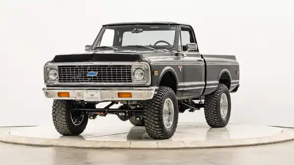1972 Classic Chevy K10_4 Drivers Side Front 