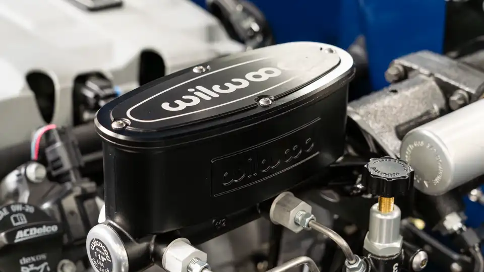 1971 Classic Chevy K10_28 V8 Coyote Engine
