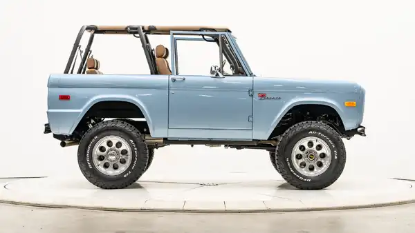 1974 Classic Ford Bronco_8 Passenger Side