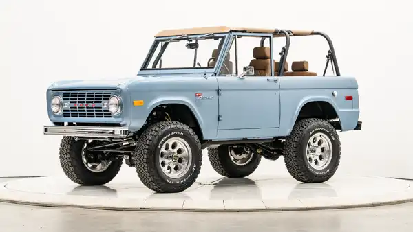 1974 Classic Ford Bronco_3 Drivers Side Front 3.4