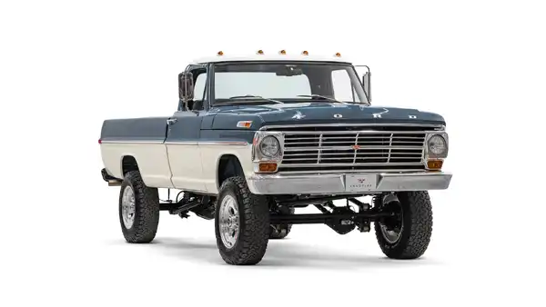 1971 Classic Ford F250_6 Passenger Side Front 