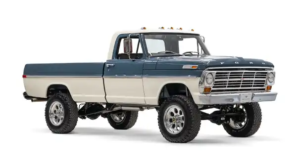 1971 Classic Ford F250_7 Passenger Side Front  3.4