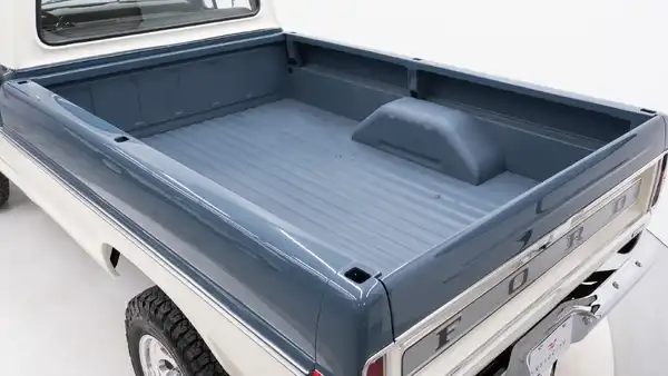1971 Classic Ford F250_31 Truck Bed