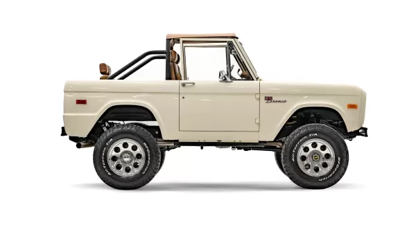 1973 Wimbledon White Ford Bronco_Passenger Side