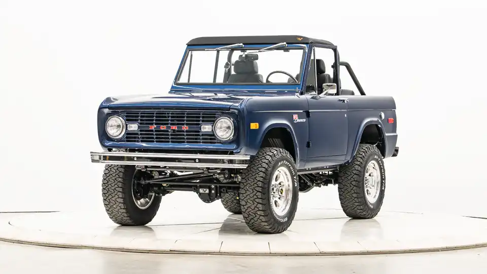 1972 Classic Ford Bronco_4 Drivers Side Front 