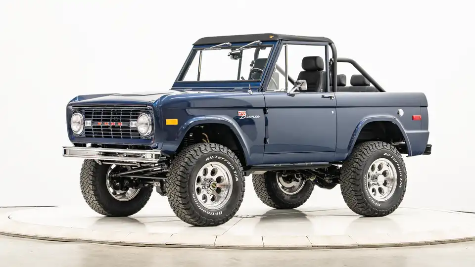 1972 Classic Ford Bronco_3 Drivers Side Front 3.4