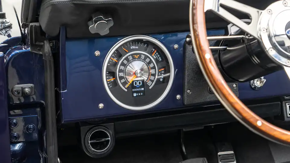 1972 Classic Ford Bronco_15 Dakota Digital Gauges