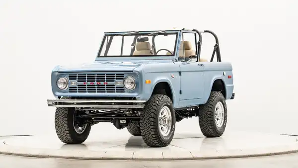 Classic Ford Bronco 2928_4 Drivers Side Front 