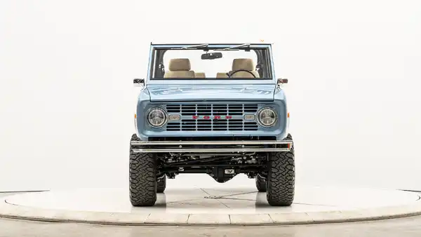 Classic Ford Bronco 2928_5 Front
