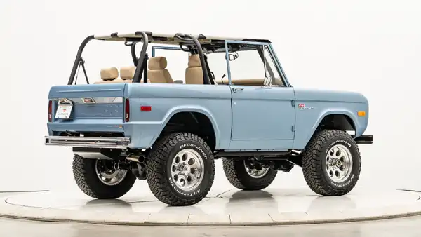Classic Ford Bronco 2928_9 Passenger Side Rear 3