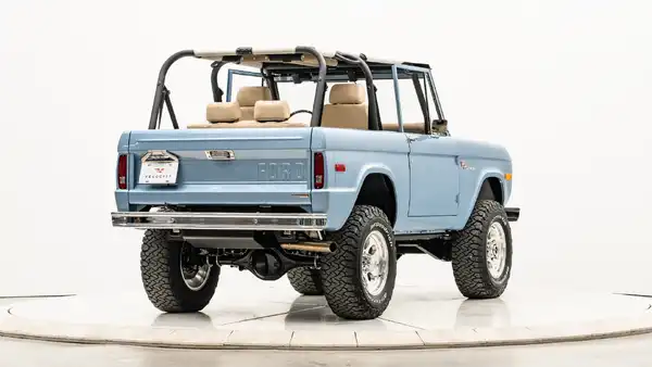 Classic Ford Bronco 2928_10 Passenger Side Rear