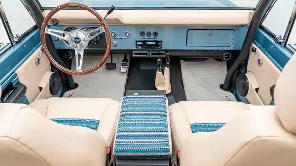 Classic Ford Bronco 2928_ 14 15 Driver Side Interior