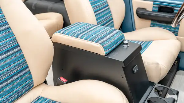 Classic Ford Bronco 2928_22 Interior