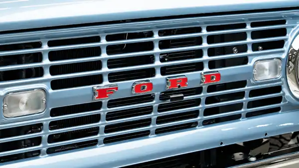 Classic Ford Bronco 2928_23 Exterior 