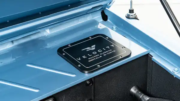 Classic Ford Bronco 2928_28 V8 Coyote Engine