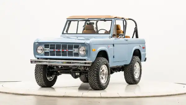 1973 Classic Ford Bronco_4 Drivers Side Front 