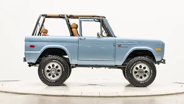 1973 Classic Ford Bronco_8 Passenger Side