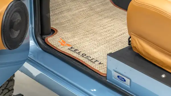 1973 Classic Ford Bronco_17 Front Interior