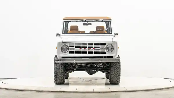 1975 Black Ford Bronco_5 Front