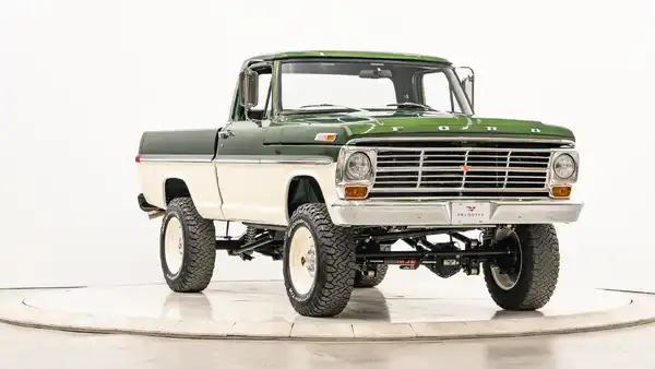 Classic Ford F150 For Sale_6 Passenger Side Front 
