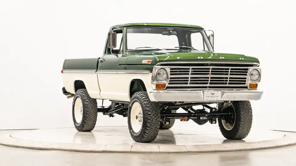 Classic Ford F150 For Sale_6 Passenger Side Front 