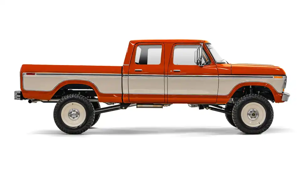 F250 Crew Cab_Side View_Tangerine And Off White_063025