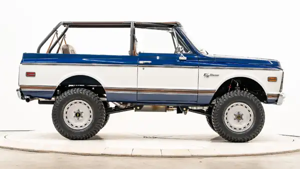 1970 Classic K5 Blazer_8 Passenger Side