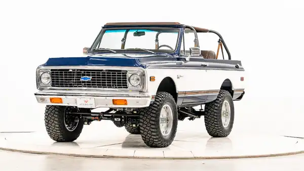 1970 Classic K5 Blazer_4 Drivers Side Front 