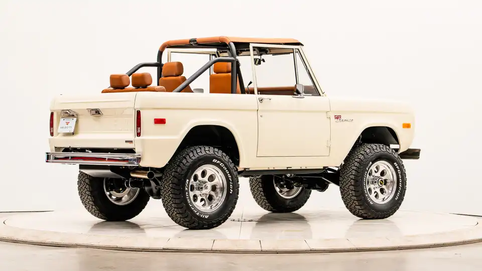1974 Classic Ford Bronco_9 Passenger Side Rear 3