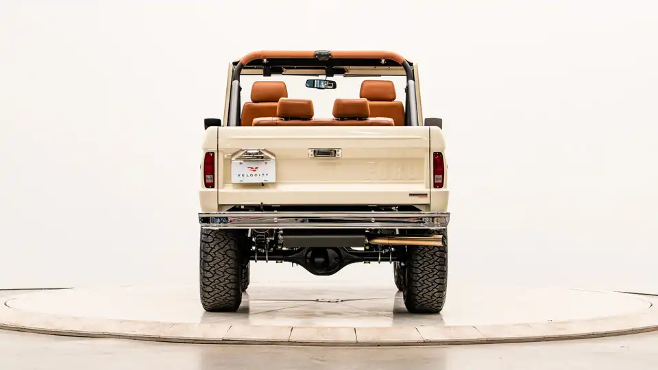 1974 Classic Ford Bronco_11 Rear Tailgate
