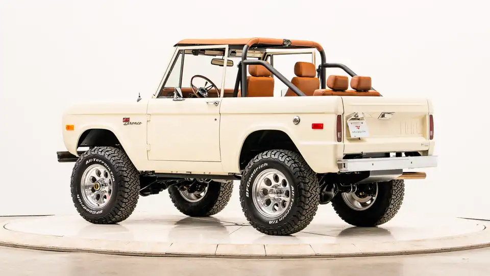 1974 Classic Ford Bronco_13 Driver Side Rear 3.4