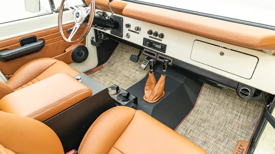 1974 Classic Ford Bronco_18 Passenger Side Interior