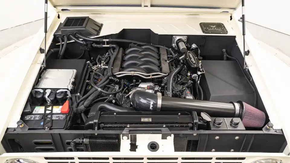 1974 Classic Ford Bronco_26 5.0L Ford Coyote Engine