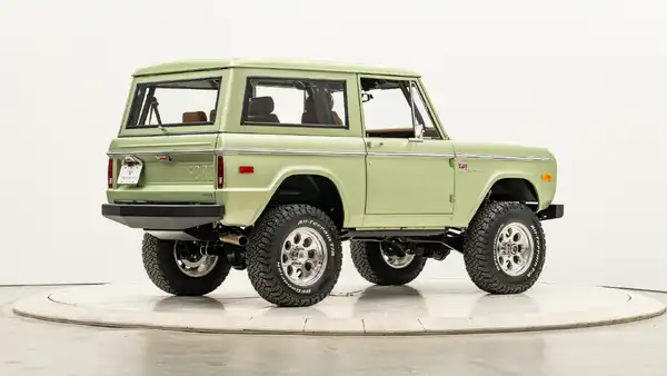 1970 Classic Ford Bronco_9 Passenger Side Rear 3