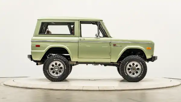 1970 Classic Ford Bronco_8 Passenger Side