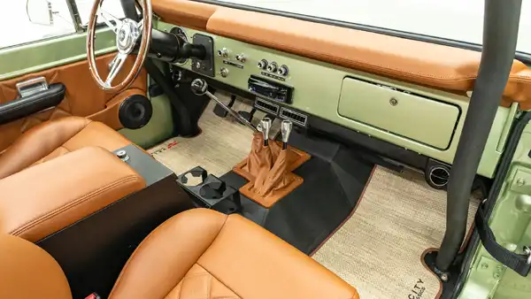 1970 Classic Ford Bronco_18 Passenger Side Interior