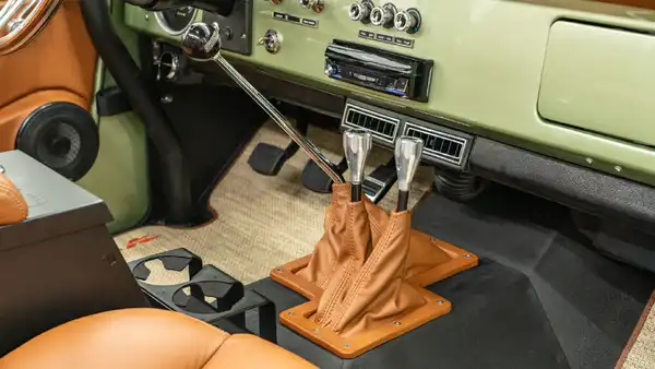 1970 Classic Ford Bronco_17 Front Interior