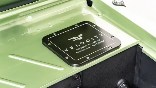1970 Classic Ford Bronco_27 Ford Coyote Engine