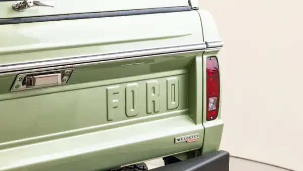 1970 Classic Ford Bronco_25 Exterior 