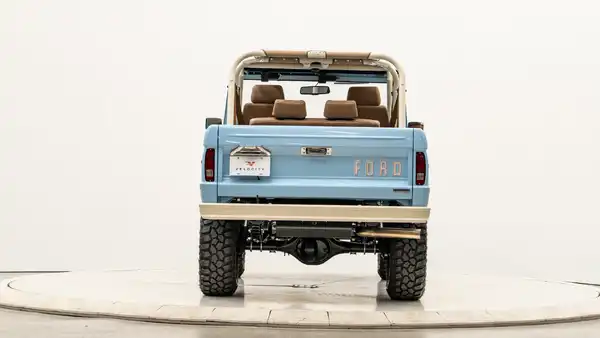 1973 Ford Bronco_11 Rear Tailgate