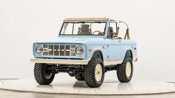 1973 Ford Bronco_4 Drivers Side Front