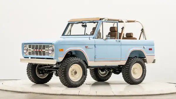 1973 Ford Bronco_3 Drivers Side Front 3.4