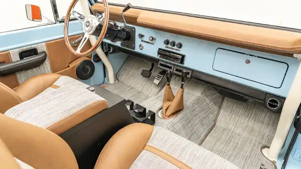 1973 Ford Bronco_18 Passenger Side Interior