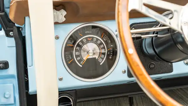 1973 Ford Bronco_15 Dakota Digital Gauges