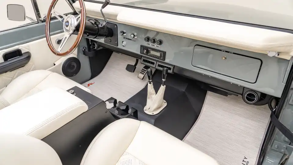 1971 Classic Ford Bronco_18 Passenger Side Interior
